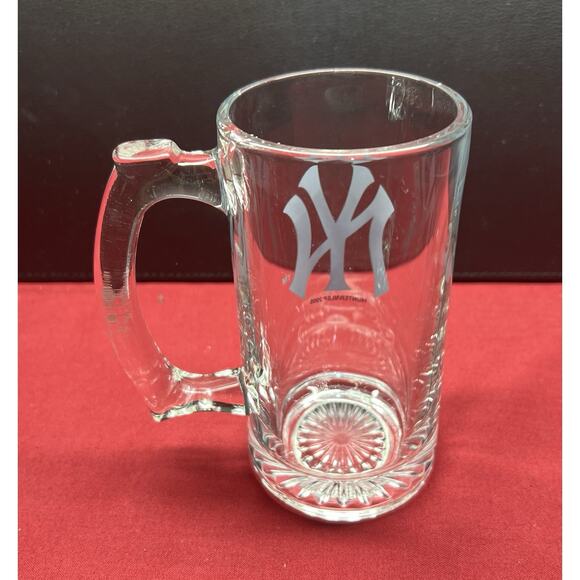 New York Yankees - Drinking Glass Mug. - Picture 3 of 7